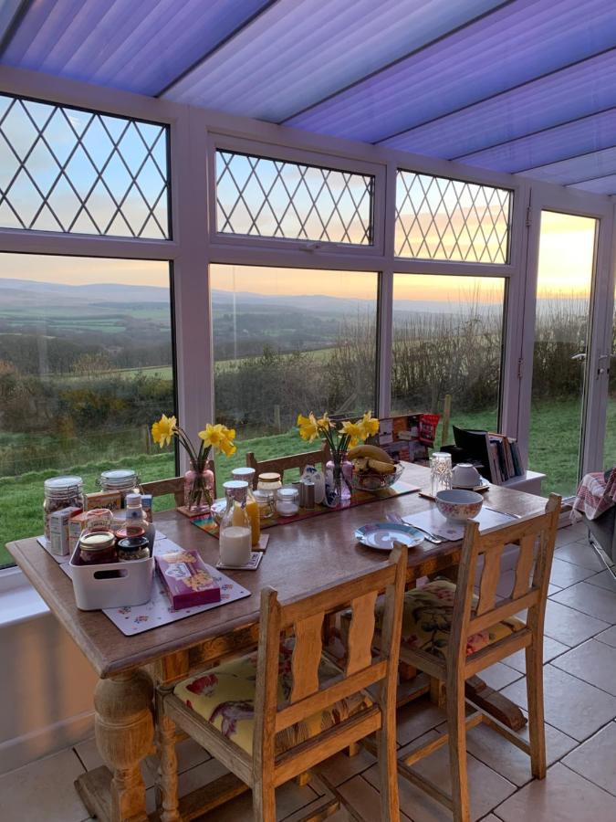 Cwtch Farm Bed & Breakfast Ystalyfera Eksteriør bilde