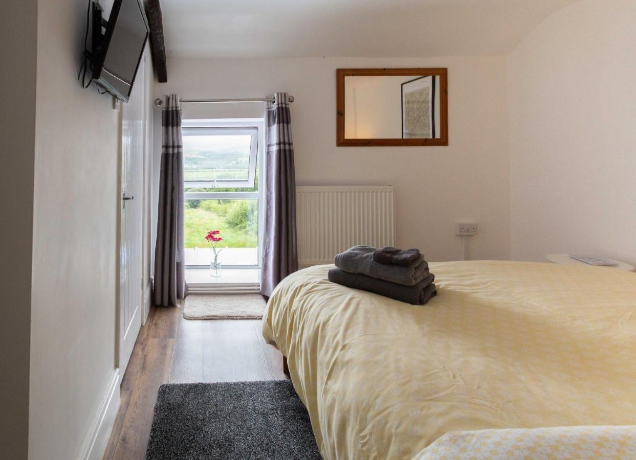 Cwtch Farm Bed & Breakfast Ystalyfera Eksteriør bilde