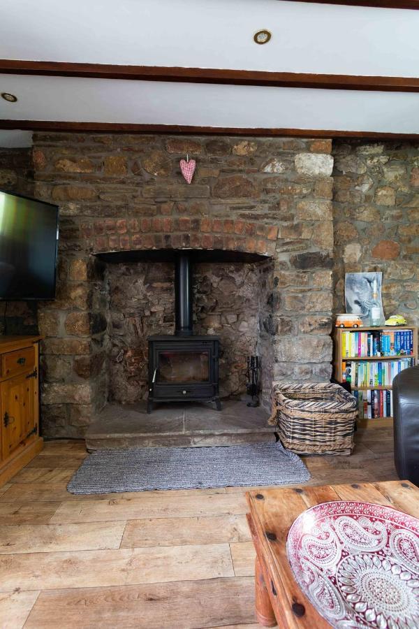 Cwtch Farm Bed & Breakfast Ystalyfera Eksteriør bilde